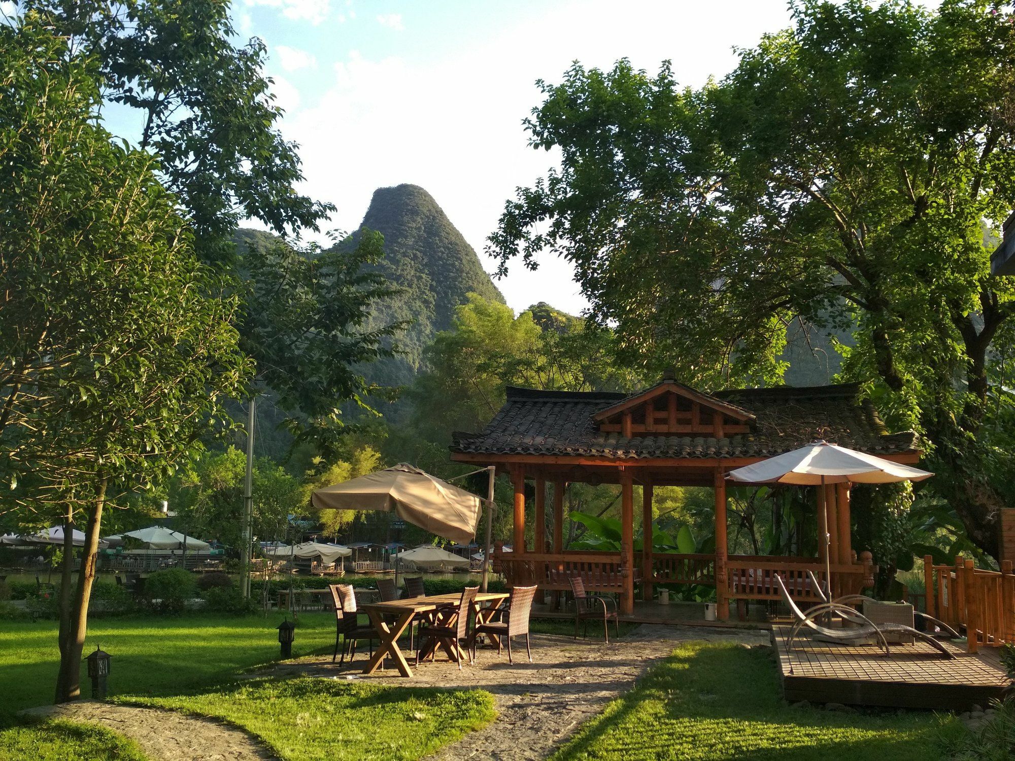 Yangshuo Moondance Hotel Bagian luar foto